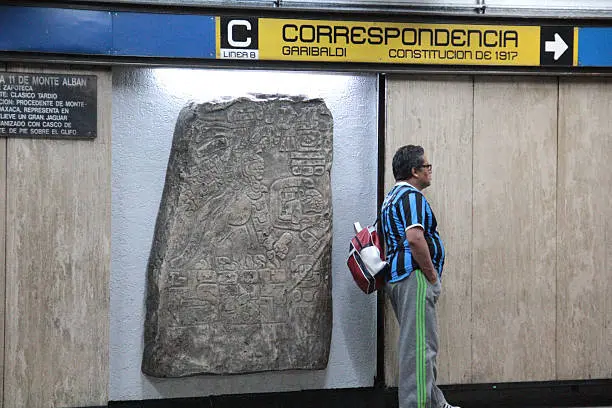 Usuarios deberán tomar rutas alternas por obras en la Línea 2 del Metro. / iStock