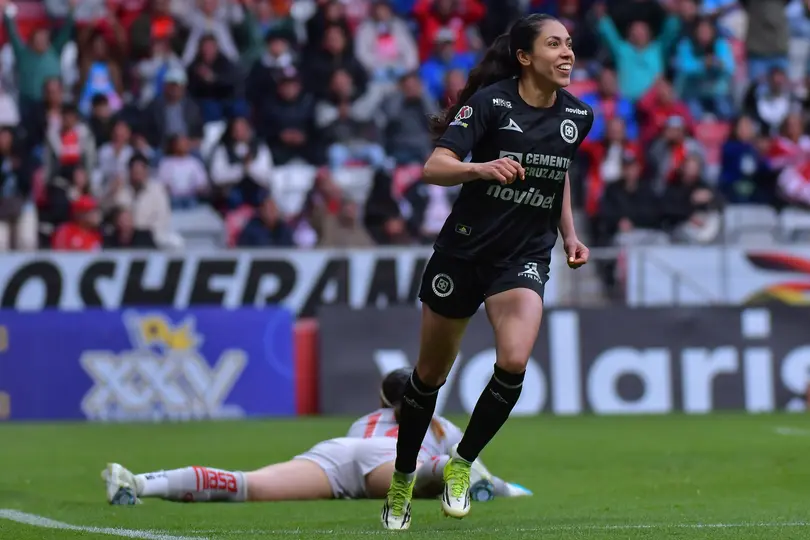 Analu Martínez en celebración con Cruz Azul en el Clausura 2026 de la Liga MX Femenil | IMAGO 7