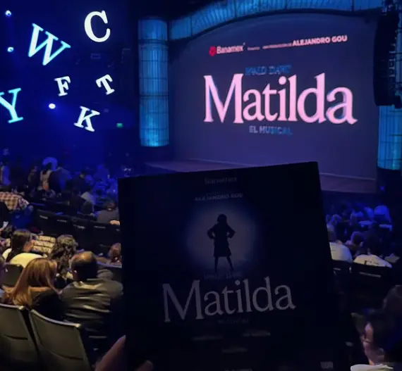 El musical Matilda, basado en la obra de Roald Dahl, ya se presenta en la Ciudad de México. / @matildamusical_mx