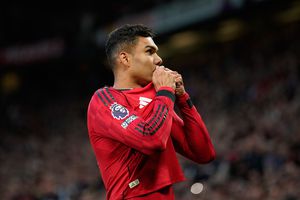 One more year, Casemiro! El brasileño se despide del Manchester United con su mejor registro goleador en una temporada