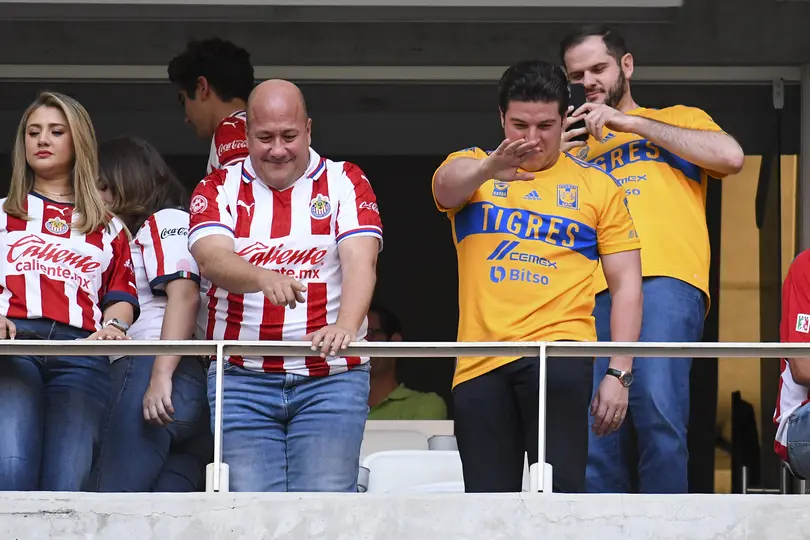 Enrique Alfaro y Samuel García en la Final entre Chivas y Tigres en el Clausura 2023 de la Liga MX | IMAGO 7