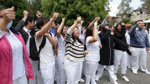 Los estudiantes ya no podrán cubrir sus  necesidades básicas como renta, comida y transporte / FB: @ipn.mx
