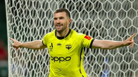 Tim Payne jugando con el Wellington Phoenix l CAPTURA DE PANTALLA DE X
