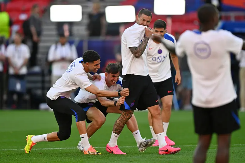 Equipo del PSG previo a la Final de la Champions League | AP