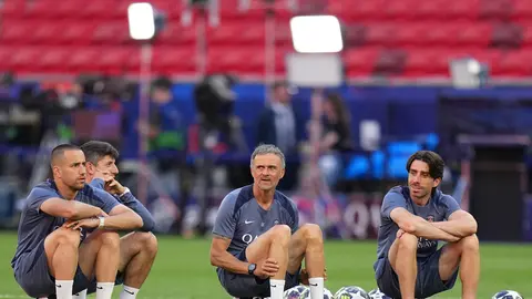 Luis Enrique y su cuerpo técnico | AP