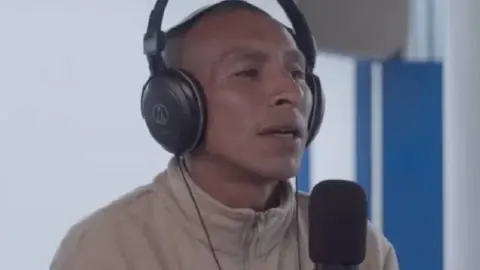 “El Beto”, recluso entrevistado en Penitencia, mencionó a Carmen Salinas y otras figuras del espectáculo, declaraciones que dieron origen a la disputa legal.