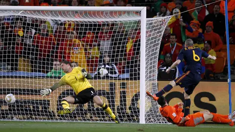 Iniesta marcó el gol con el que España se coronó campeón del mundo | MEXSPORT
