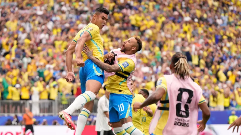Casemiro y Neymar | AP