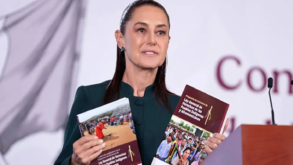 Presidenta firma convocatoria para consulta de iniciativa de Ley General de Derechos de los Pueblos Indígenas y Afromexicanos / @GobiernoMX