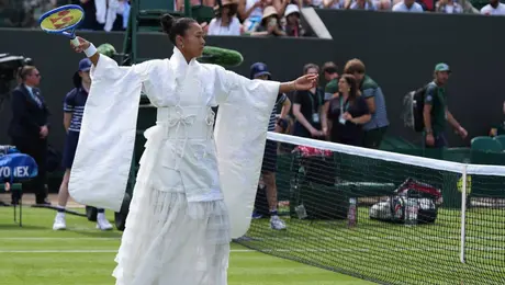 Naomi Osaka sorprende en Wimbledon con un elegante kimono blanco inspirado en la cultura japonesa