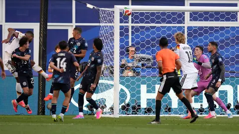 El gol de Jonathan Tah ante Paraguay fue anulado por una falta previa | AP