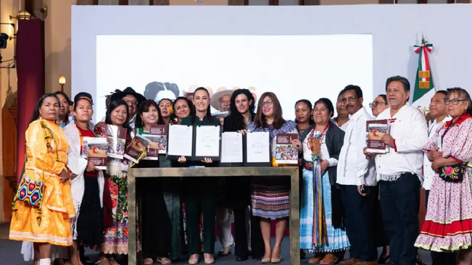 Presentan Ley General de Derechos de los Pueblos Indígenas y Afromexicanos; así busca garantizar su autonomía