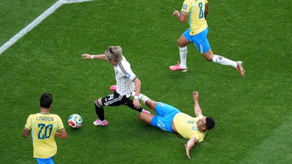 Brasil y Japón jugando con todo l AP