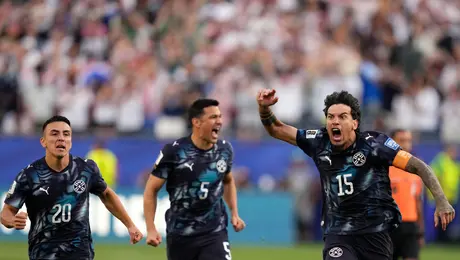 Paraguay rompe maldición ya que por primera vez elimina a una selección europea en un Mundial