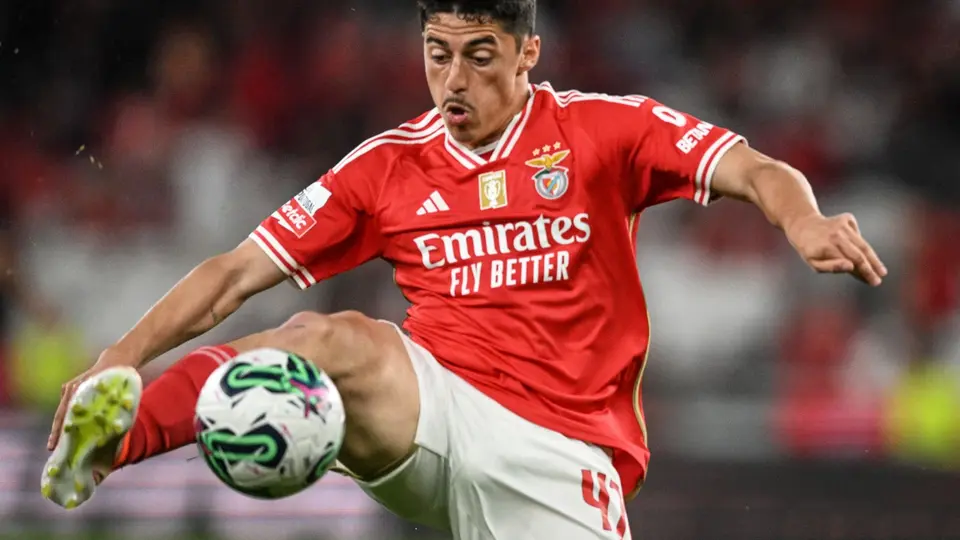 Tiago Gouveia jugando en un partido de Benfica | AFP