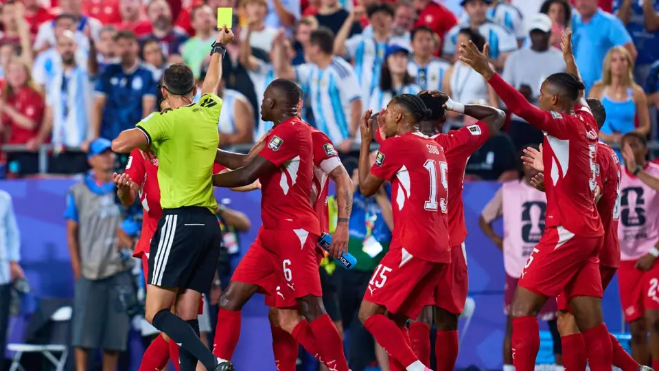 João Pinheiro en el Suiza vs Argentina en el Mundial 2026 | MEXSPORT