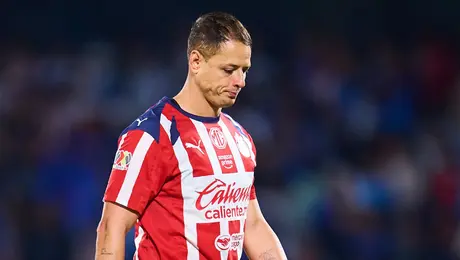 Chicharito aclara su postura con Chivas: "yo amo al club"