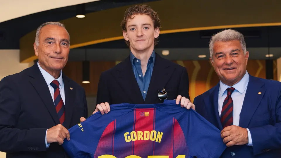 Gordon en su presentación con Barcelona | IG: @anthonygordon