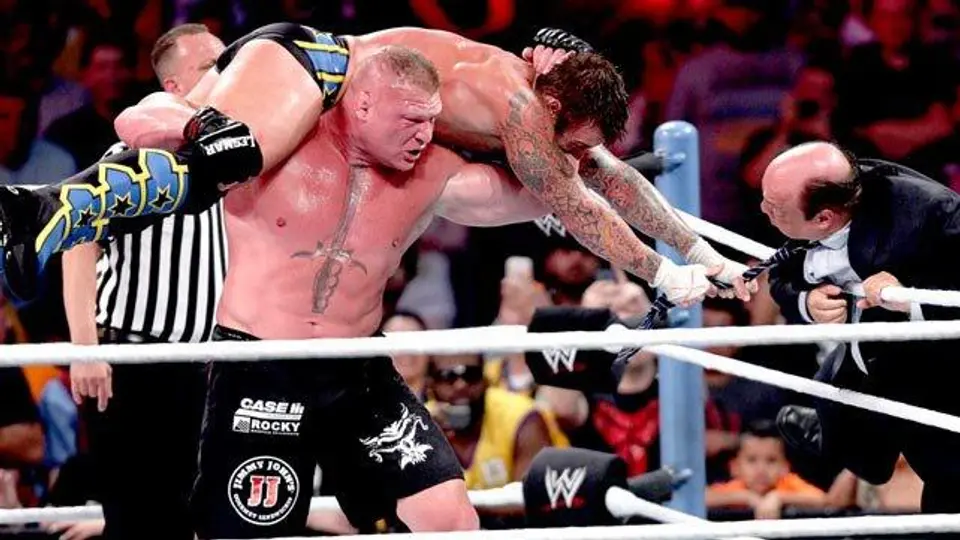 Brock Lesnar enfrentando a CM Punk en SummerSlam 2013 | wwe.com