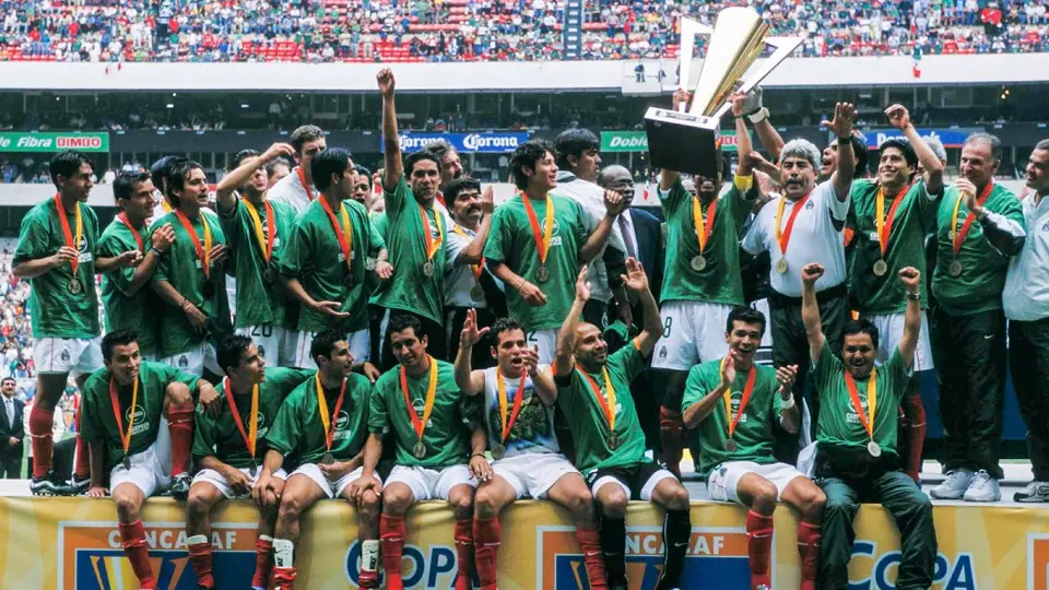 La Selección Mexicana celebra la Copa Oro 2003 | MEXSPORT