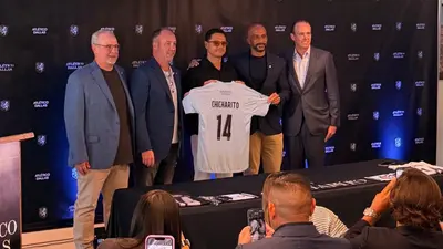 Presentan a Chicharito: "En Guadalajara se me fueron las ganas de jugar al futbol"