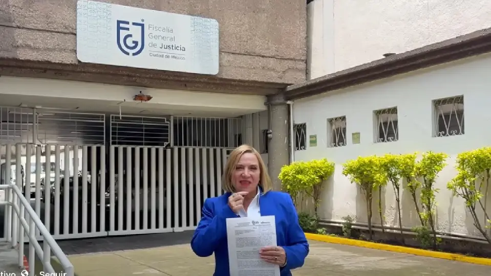 La diputada local del PAN, Olivia Garza, acudió ante la Fiscalía para que se investigue la muerte de las mujeres / Especial