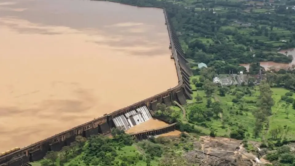 VIDEO: Presa se llena al 100% tras fuertes lluvias; podría colapsar e inundar  poblados
