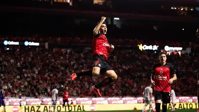 Gilberto Mora cobra magistral penal ante Keylor Navas