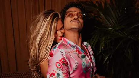 ¿Karol G y Bruno Mars son novios? La cantante publica fotos muy juntitos