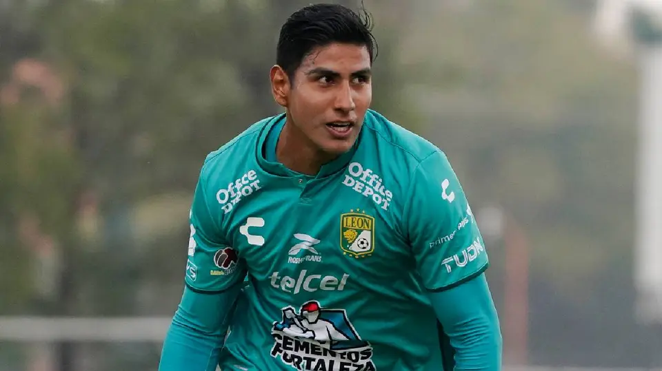Armando León con el León | IMAGO7