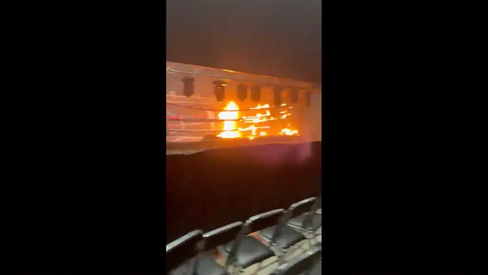 Los reportes indican que un grupo armado llego haciendo disparos e incendió en ring / Especial