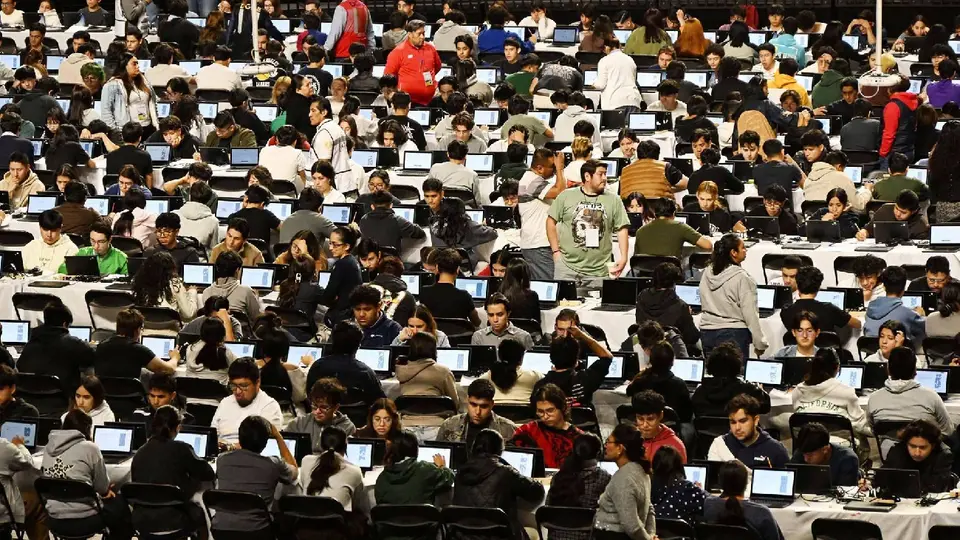 Fueron 36 mil 885 aspirantes presentaron el examen presencial / Especial