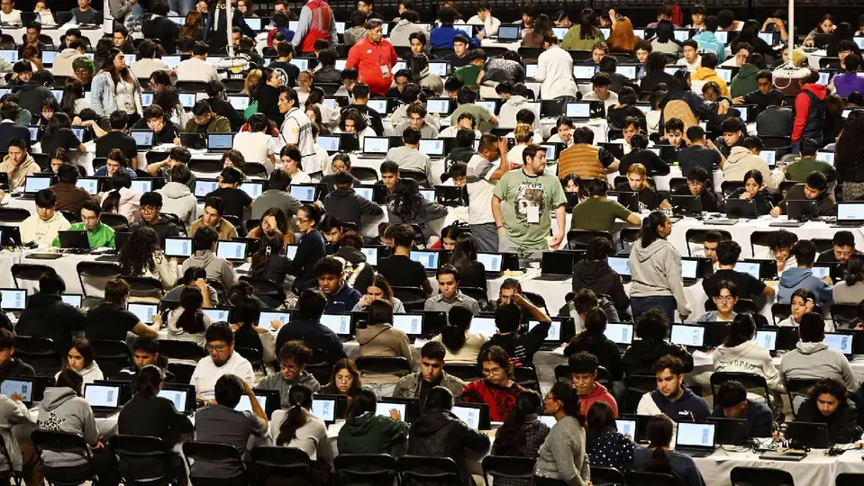 Fueron 36 mil 885 aspirantes presentaron el examen presencial / Especial