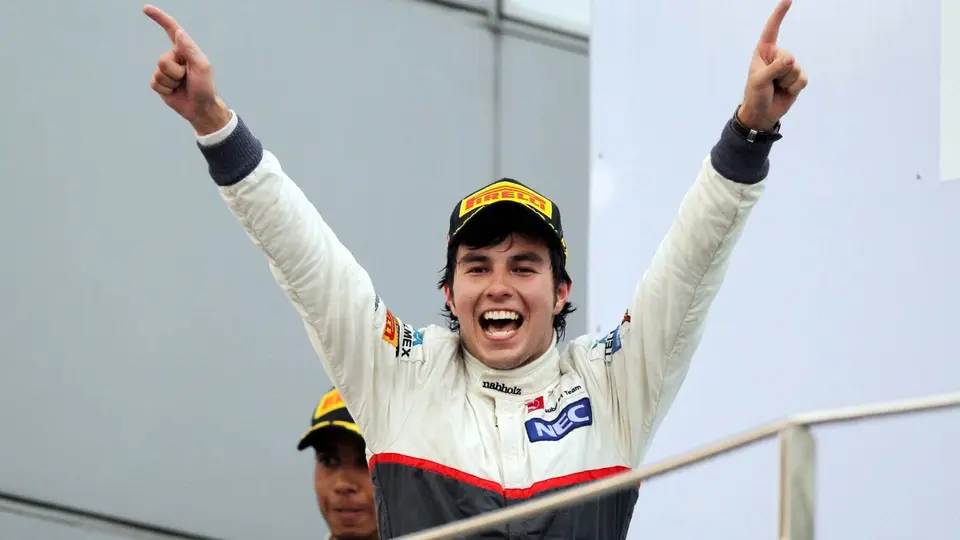 Checo Pérez celebra en Malasia con Sauber en 2012 | MEXSPORT