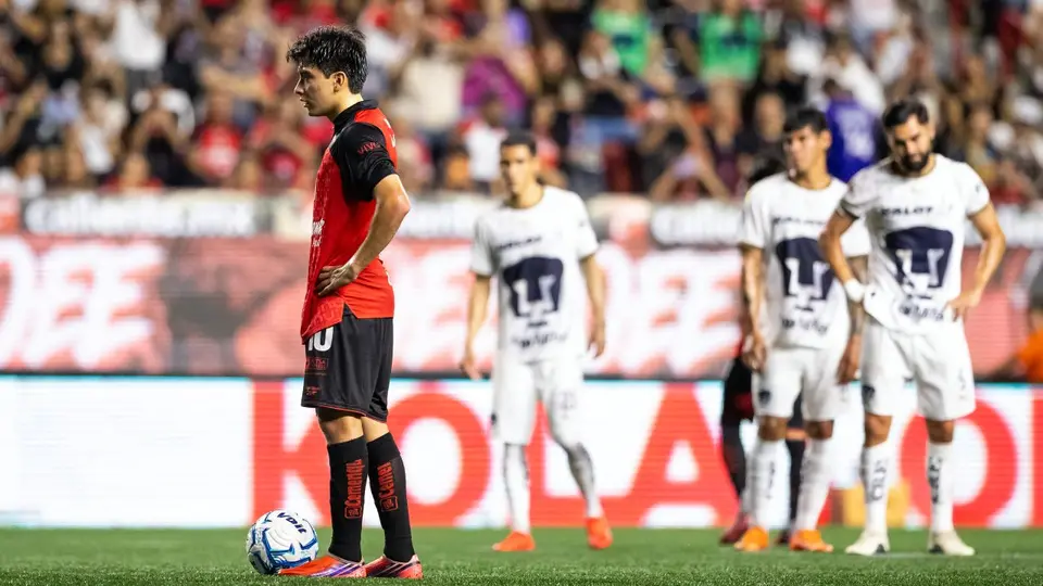 Gilberto Mora cobra un penal ante Pumas | IMAGO 7