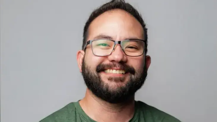 Jonathan McKinsey, de 40 años, director de un área sobre videojuegos del periódico./especial