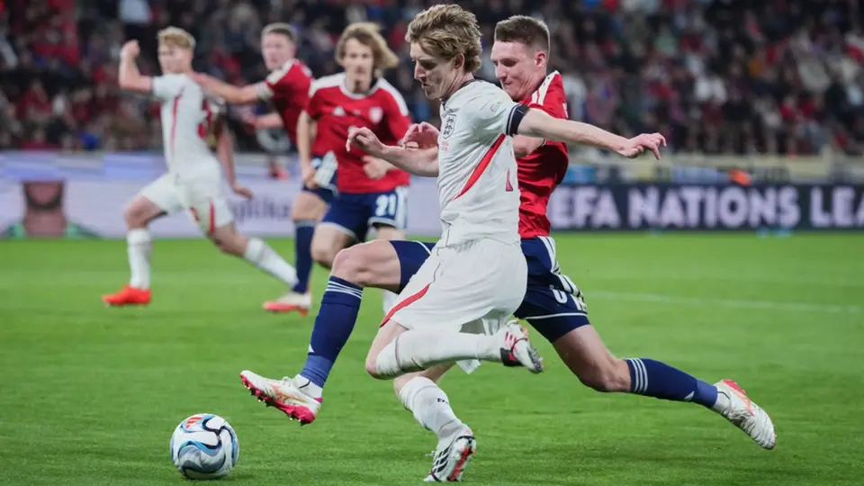 Anthony Gordon con la Selección de Inglaterra ante Chequia | AP