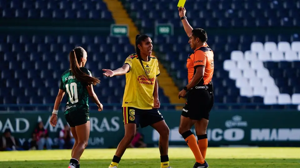 Gaby García es amonestada con América en la Liga Femenil | IMAGO 7