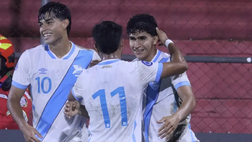 Guatemala aplasta a El Salvador en la Concacaf Nations League