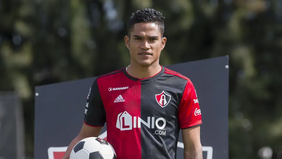 Anderson Santamaría siendo presentado con Atlas | MEXSPORT