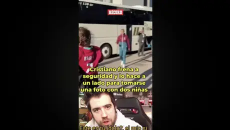 Cristiano frena a seguridad para tomarse una foto con dos pequeñas aficionadas.