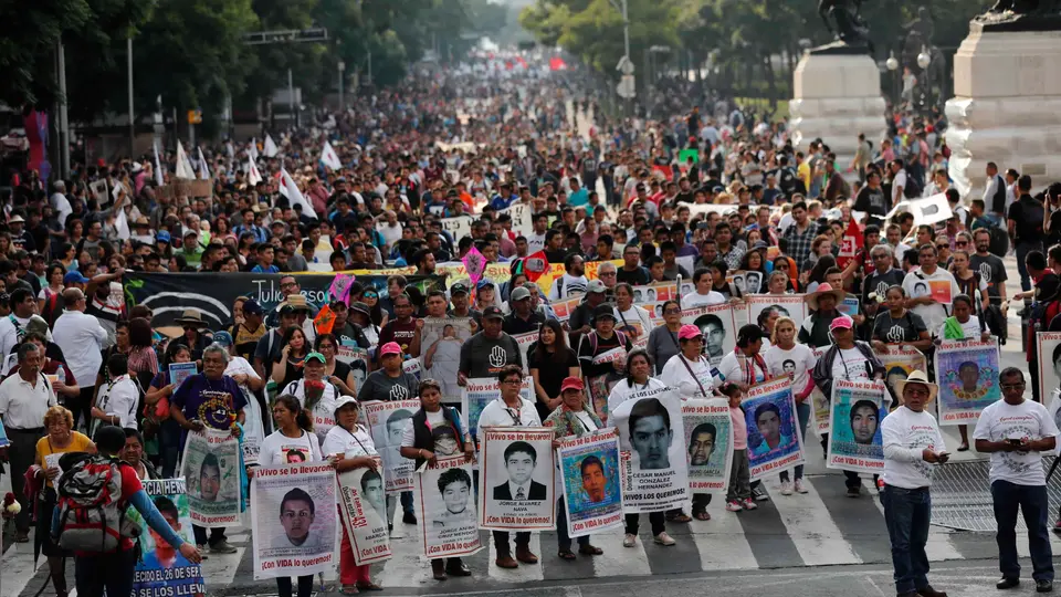 Caso Ayotzinapa: FGR identifica a 17 nuevos sujetos de investigación por la desaparición de los 43 normalistas