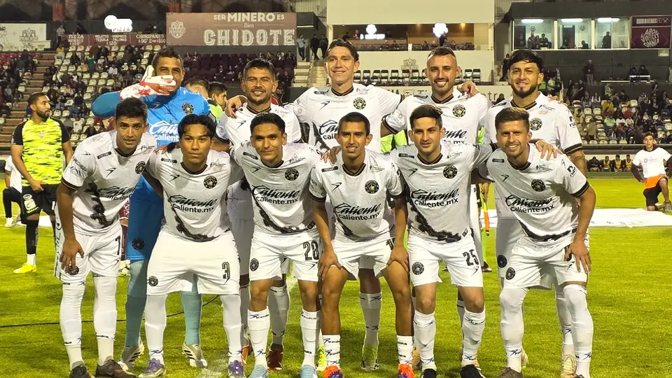 Gansito Hernández desata polémica por taparse la boca en foto de Piratas FC