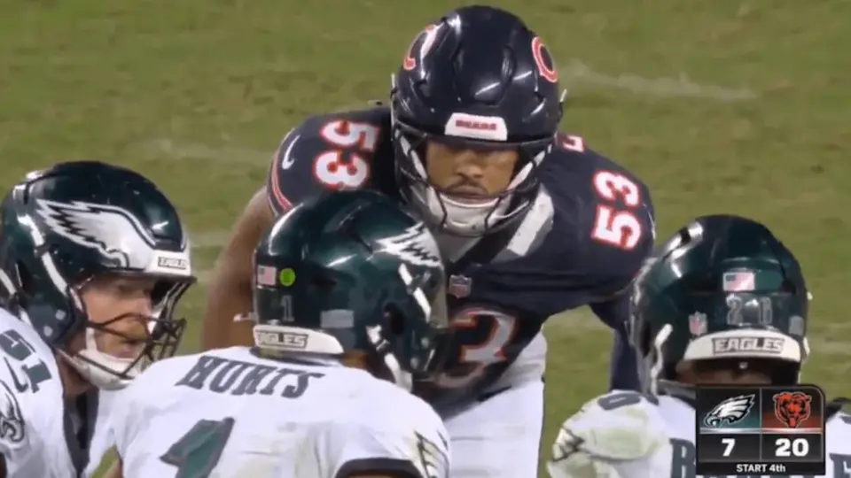 VIDEO: T.J. Edwards ‘espió’ a Eagles y minutos después interceptó a Jalen Hurts