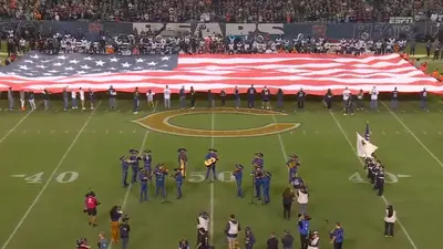 ¡México presente en la NFL! Mariachis entonan himno de Estados Unidos antes del Eagles vs Bears