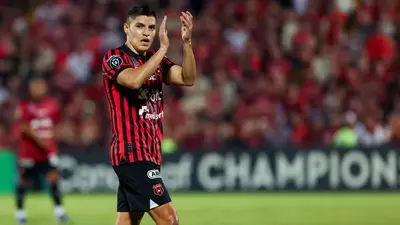 Afición 'sueña' con tener a Ronaldo Cisneros en la Selección de Costa Rica