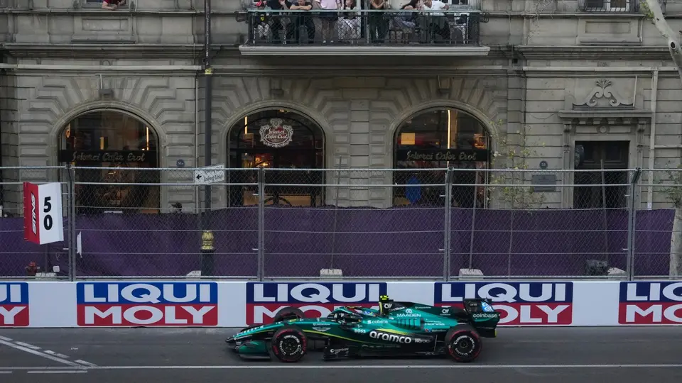 Fernando Alonso con Aston Martin en el Gran Premio de Azerbaiyán | AP