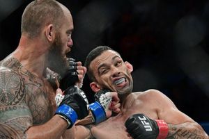 Werdum se vuelve 'loco' y agrede al entrenador de Browne