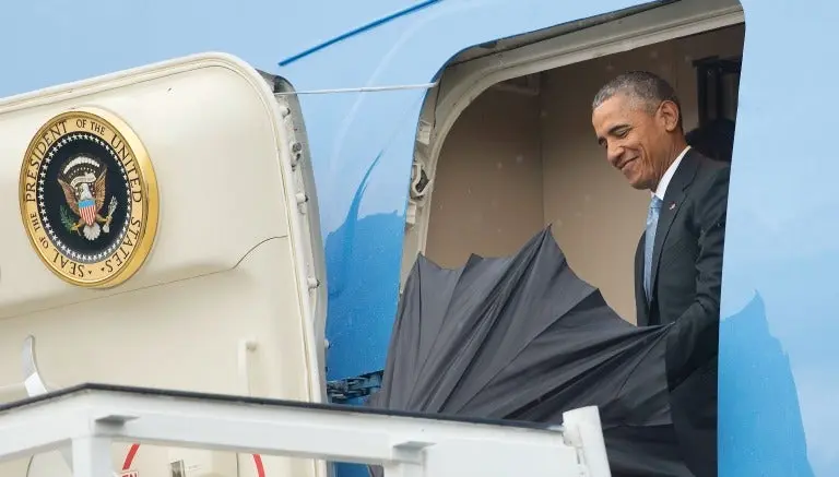 Barack Obama llega a Cuba acompañado por su familia