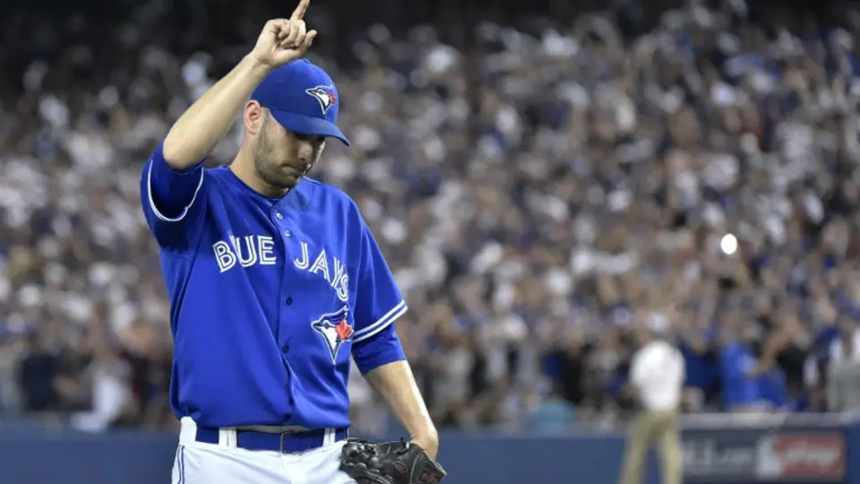 Marco Estrada se luce en la lomita en el quinto de la serie